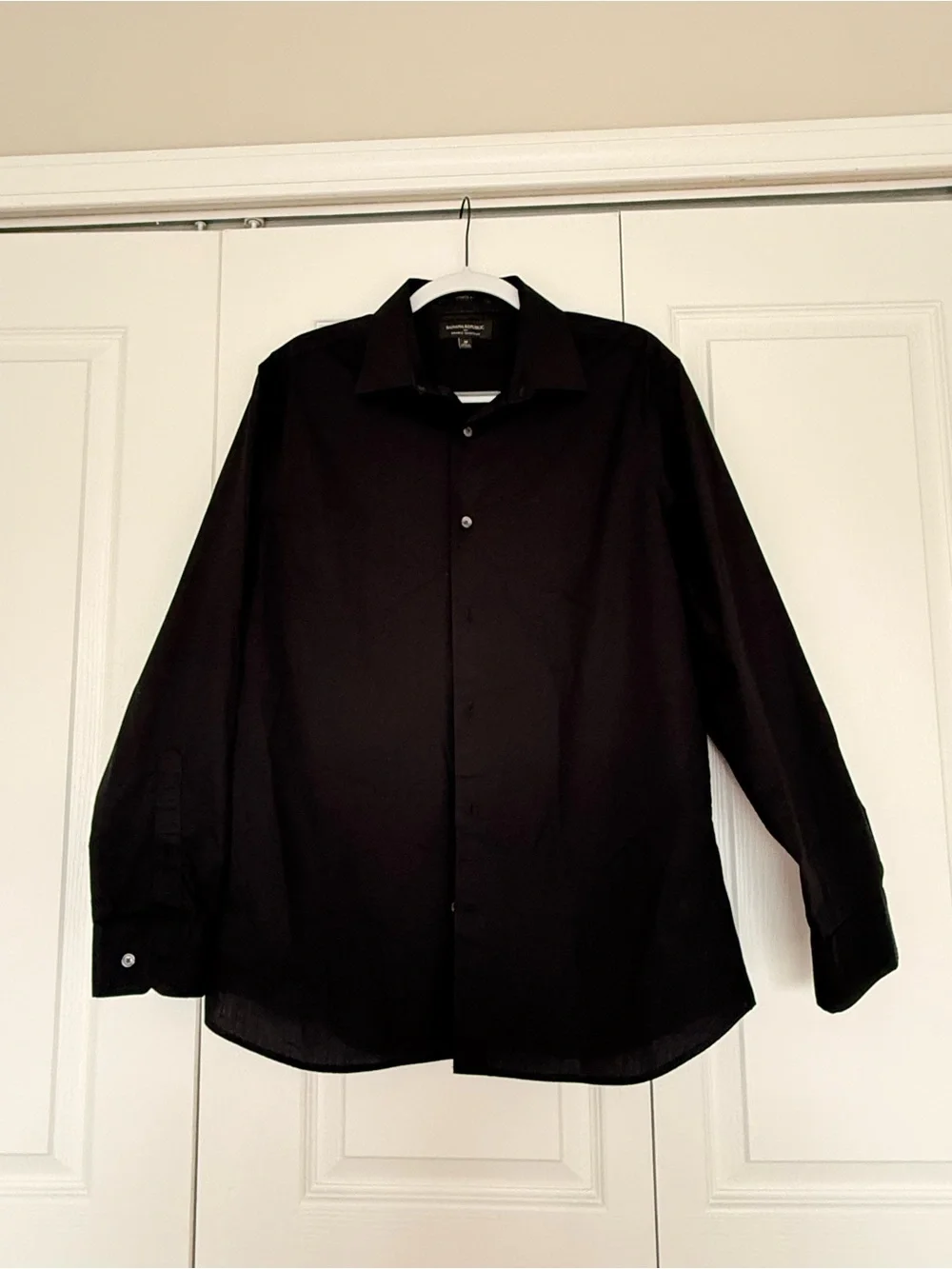 NWOT Banana Republic Men's Athletic Fit Wrinkle Resistant Black Shirt, M